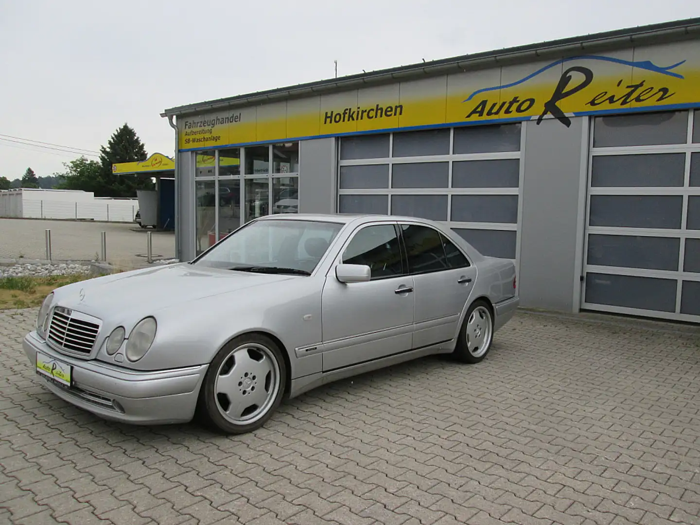 Mercedes-Benz E 50 AMG Aut. 1.orig.AMG *Xenon *Tempomat*Regensensor*Si... Plateado - 1