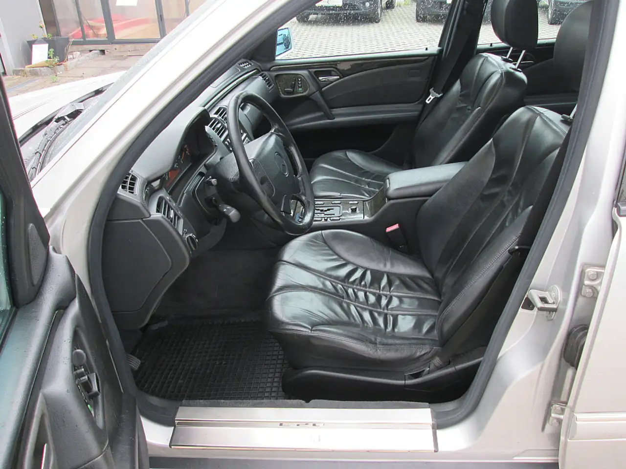 Mercedes-Benz E 50 AMG Aut. 1.orig.AMG *Xenon *Tempomat*Regensensor*Si..., foto 8