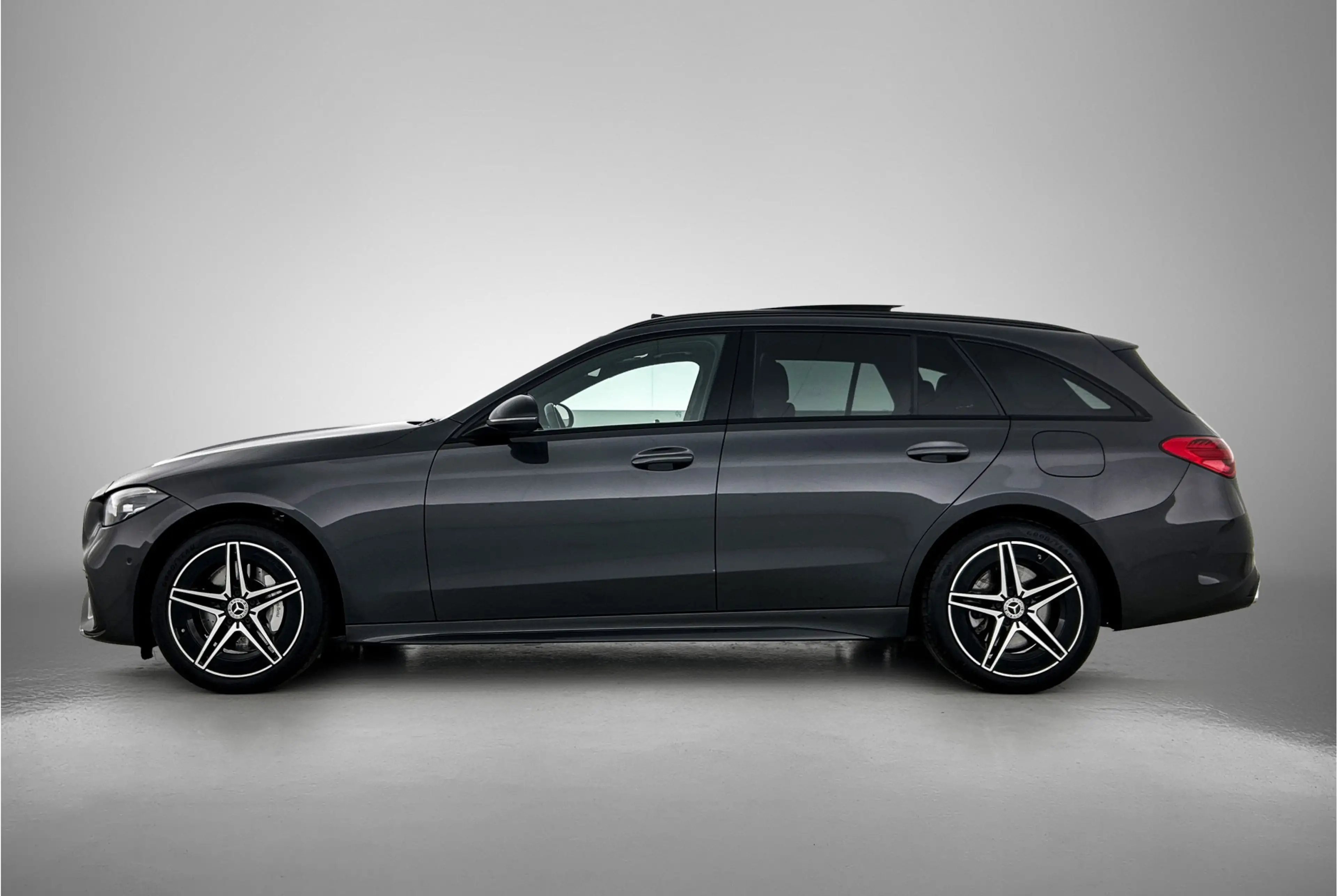 Mercedes-Benz C 300 Estate e AMG Line | AMG-LIne In en exterieru | Sfe — photo 3