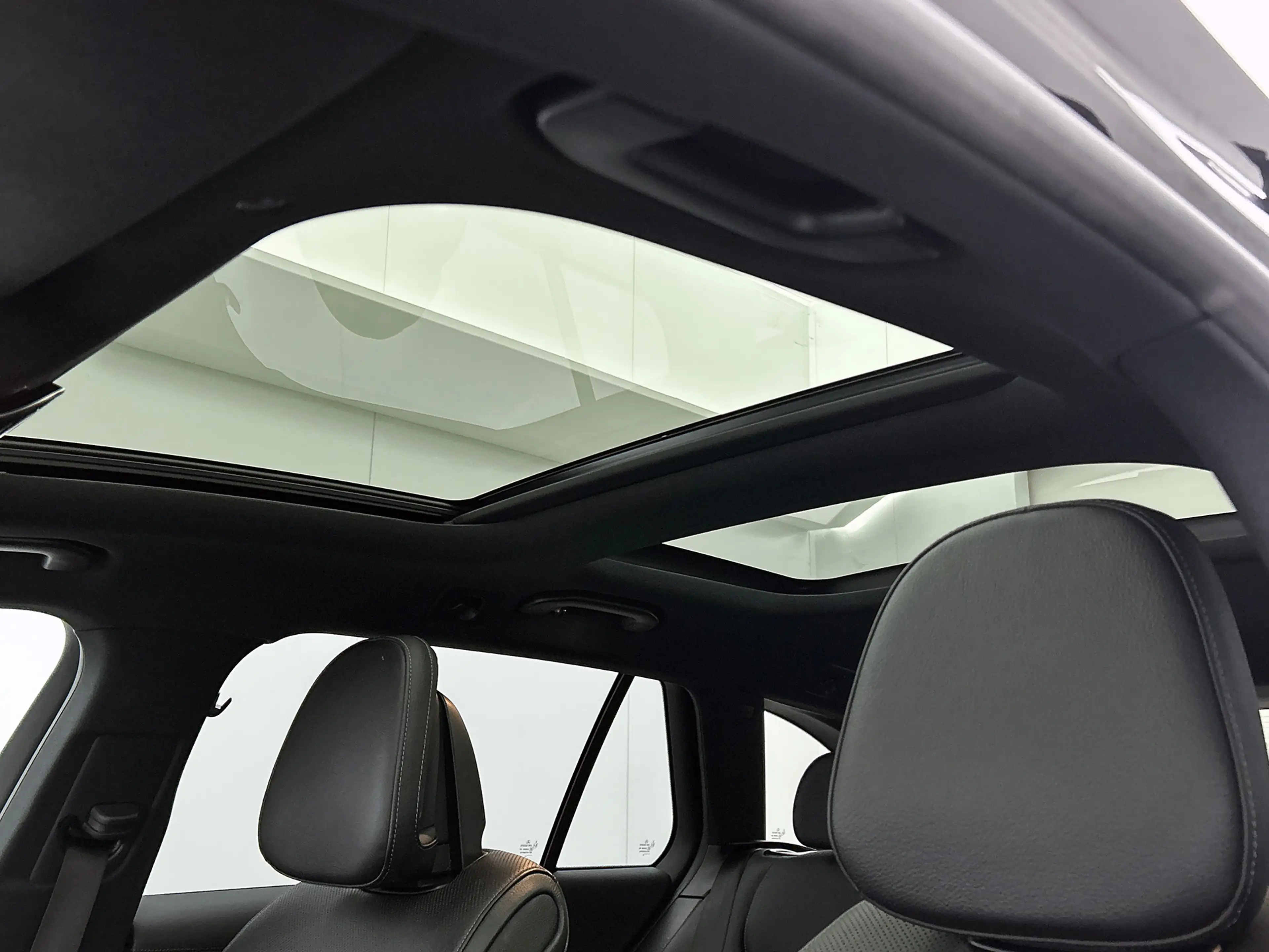 Mercedes-Benz C 300 Estate e AMG Line | AMG-LIne In en exterieru | Sfe — photo 4