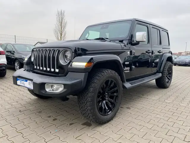 Jeep Wrangler Unlimited Sahara|Overland|Open Sky