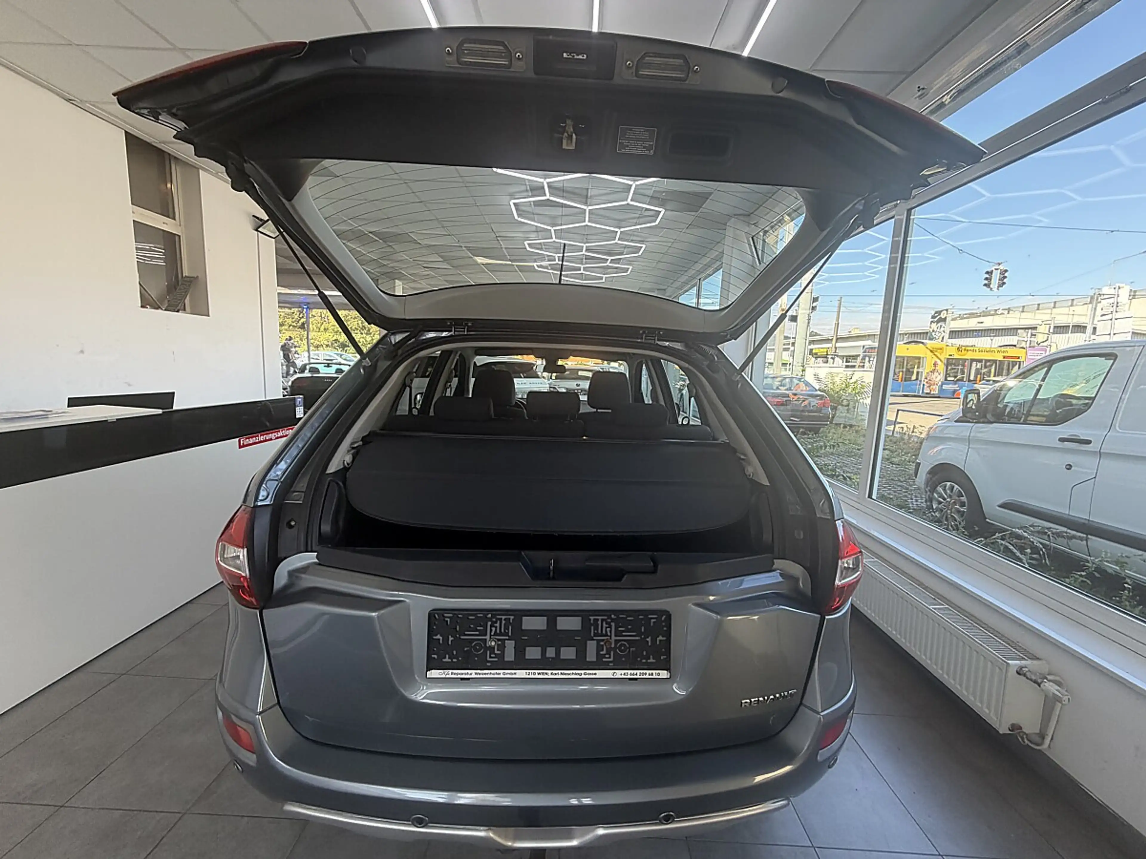 Renault Koleos 2,0 dCi 4x4 Dynamique DPF Aut. — photo 14