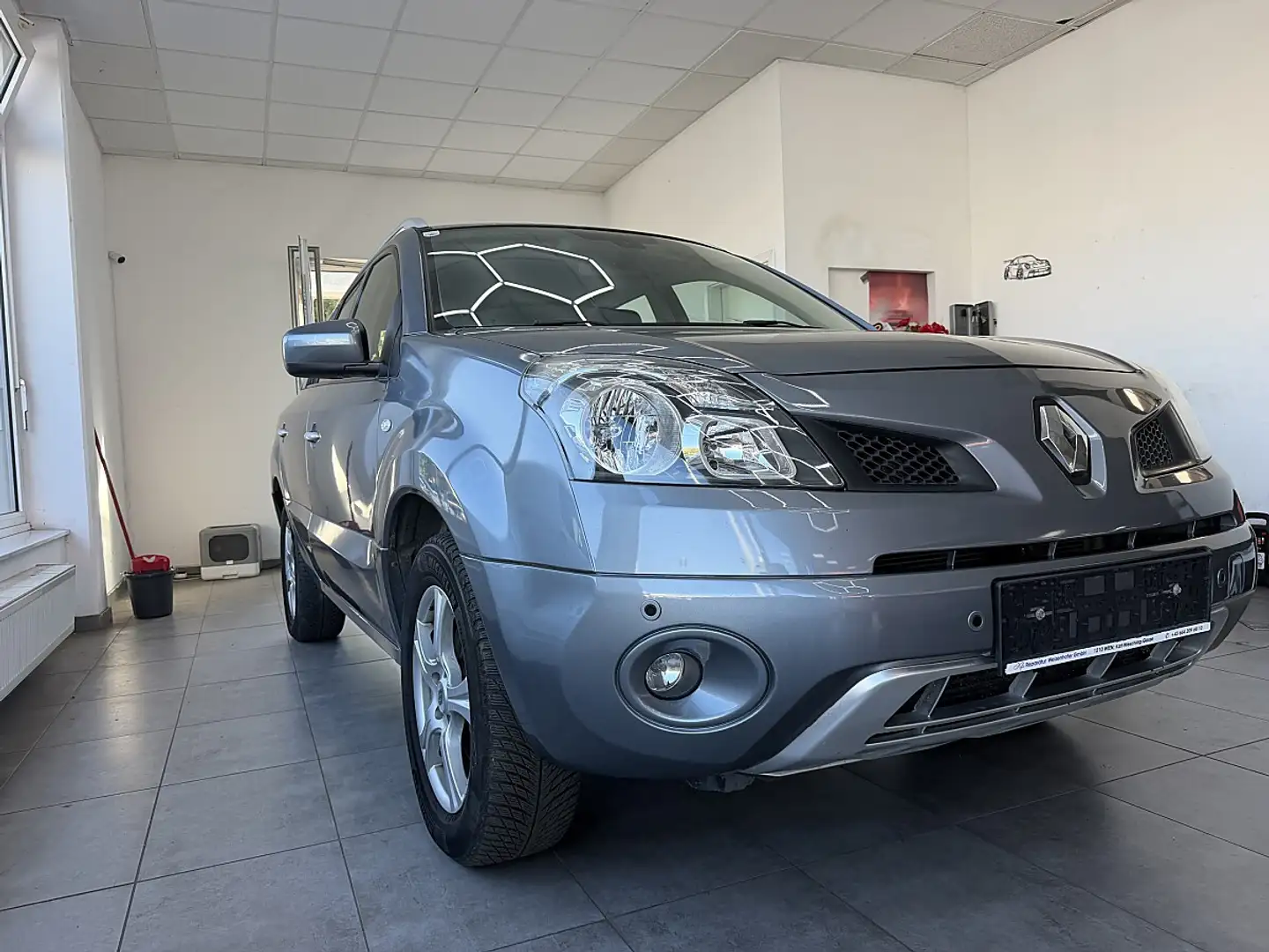 Renault Koleos 2,0 dCi 4x4 Dynamique DPF Aut. Grau - 1