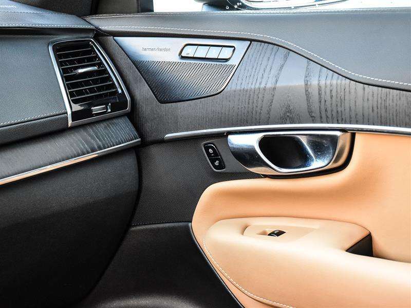 2025 Volvo XC90 T8 AWD Ultra Bright Theme 7-Seater thumb 21
