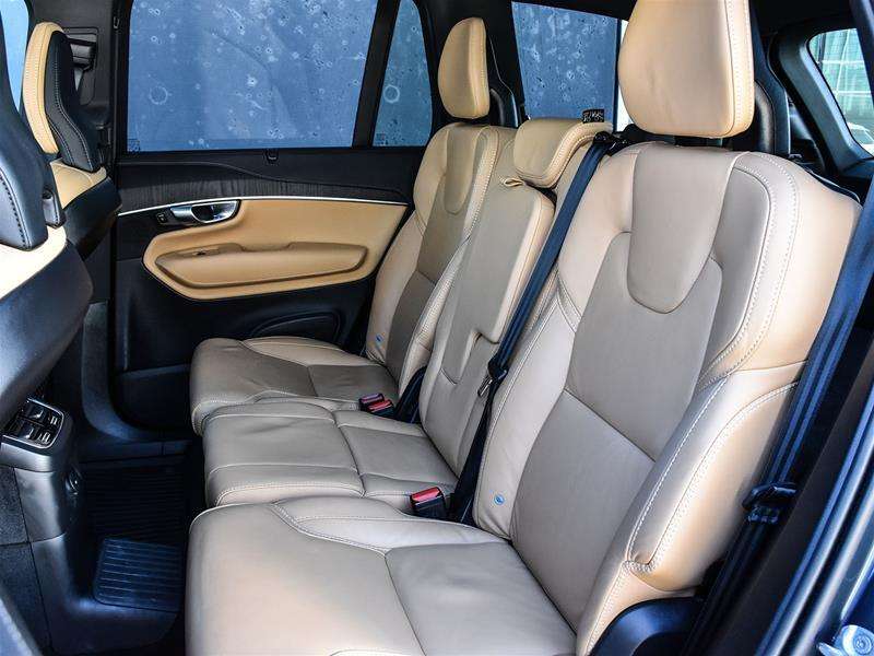 2025 Volvo XC90 T8 AWD Ultra Bright Theme 7-Seater thumb 11