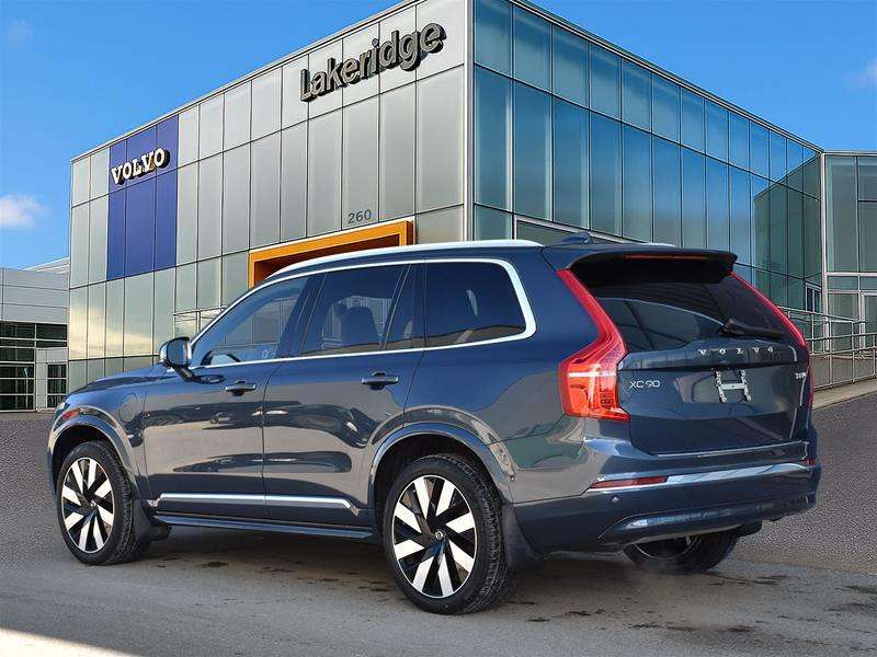 2025 Volvo XC90 T8 AWD Ultra Bright Theme 7-Seater alt 5