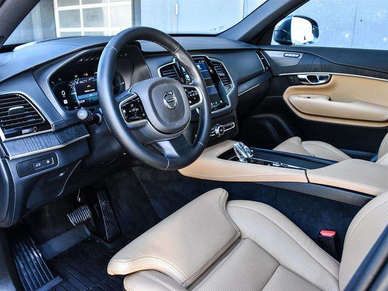 2025 Volvo XC90 T8 AWD Ultra Bright Theme 7-Seater thumb 9