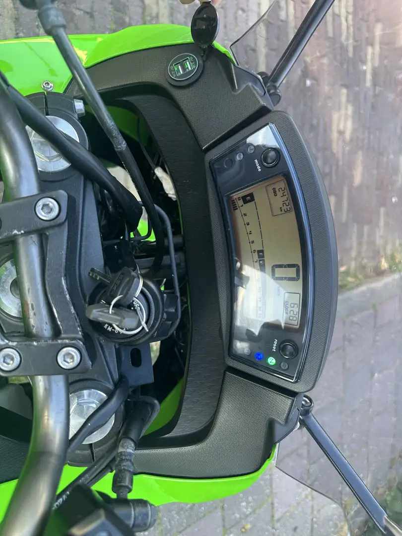 Kawasaki ER - 6 F tour-race motor 650cc Groen - 2