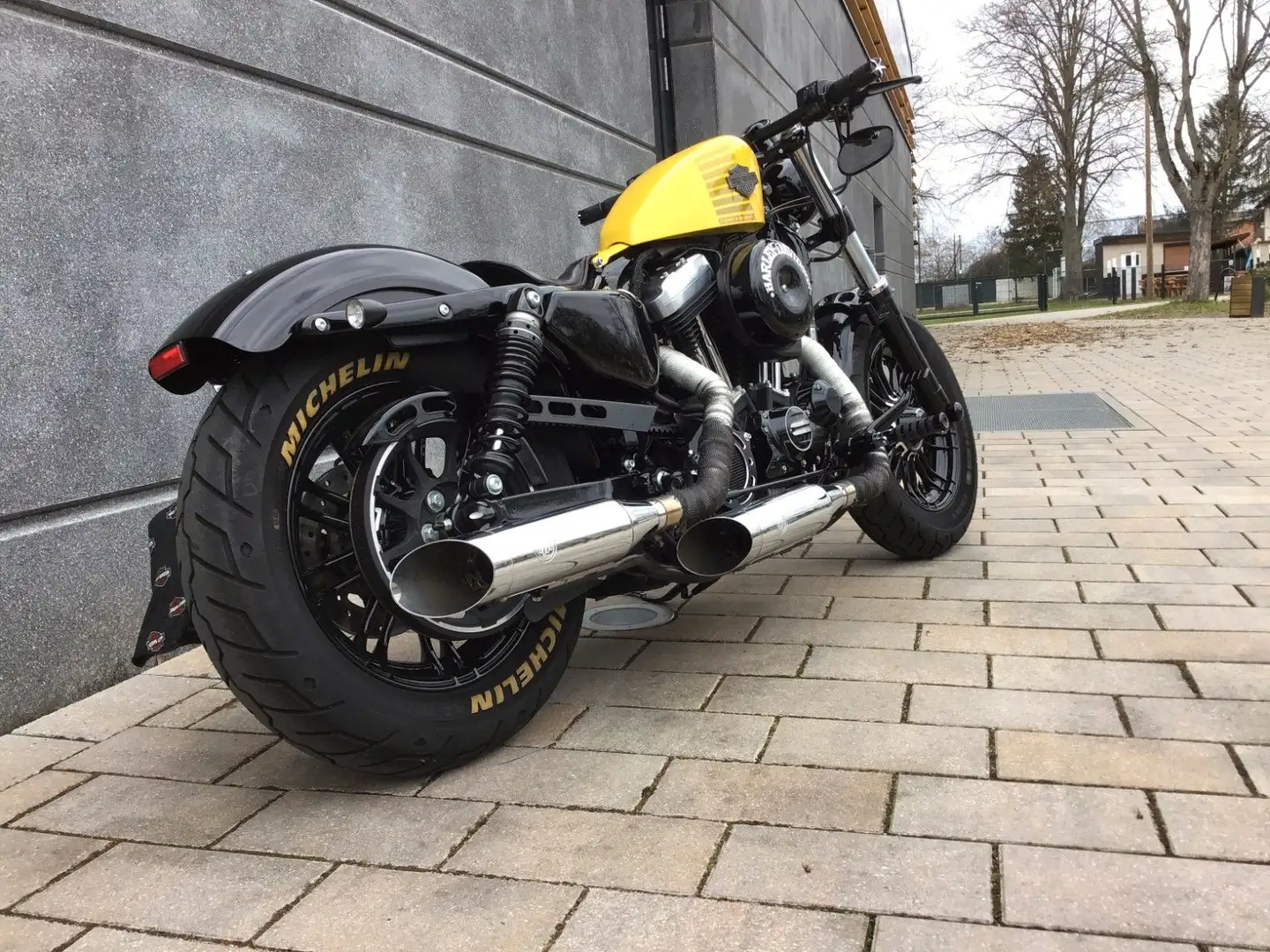 Harley-Davidson Sportster Forty Eight Custom Amarillo - 2