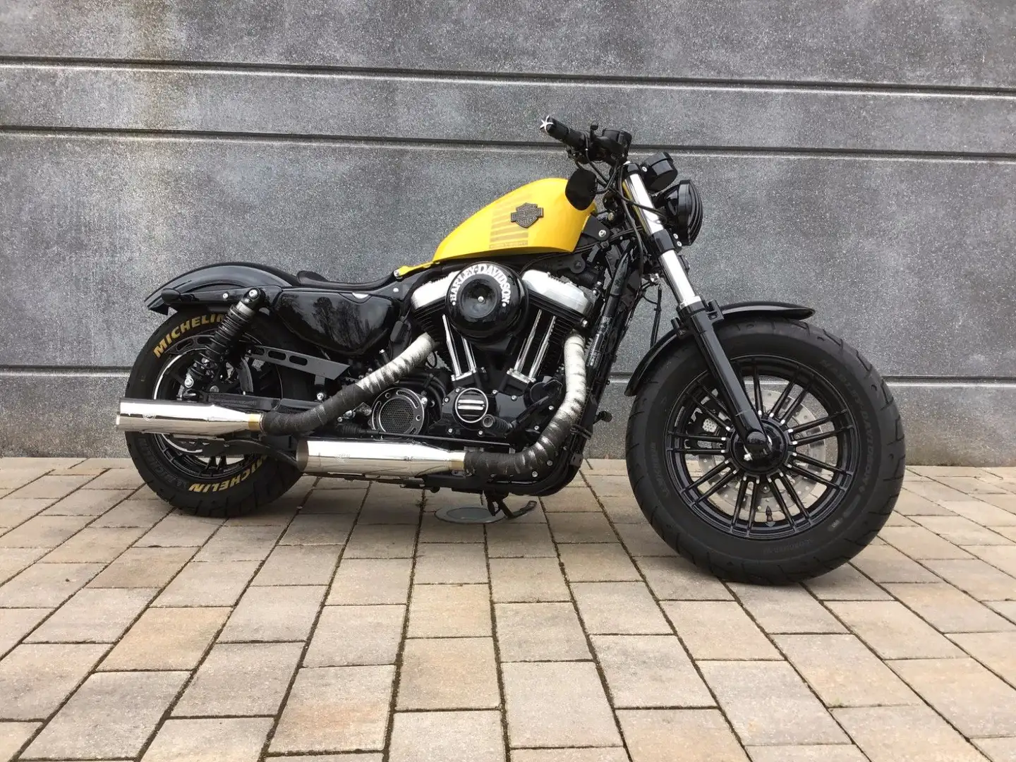 Harley-Davidson Sportster Forty Eight Custom Amarillo - 1