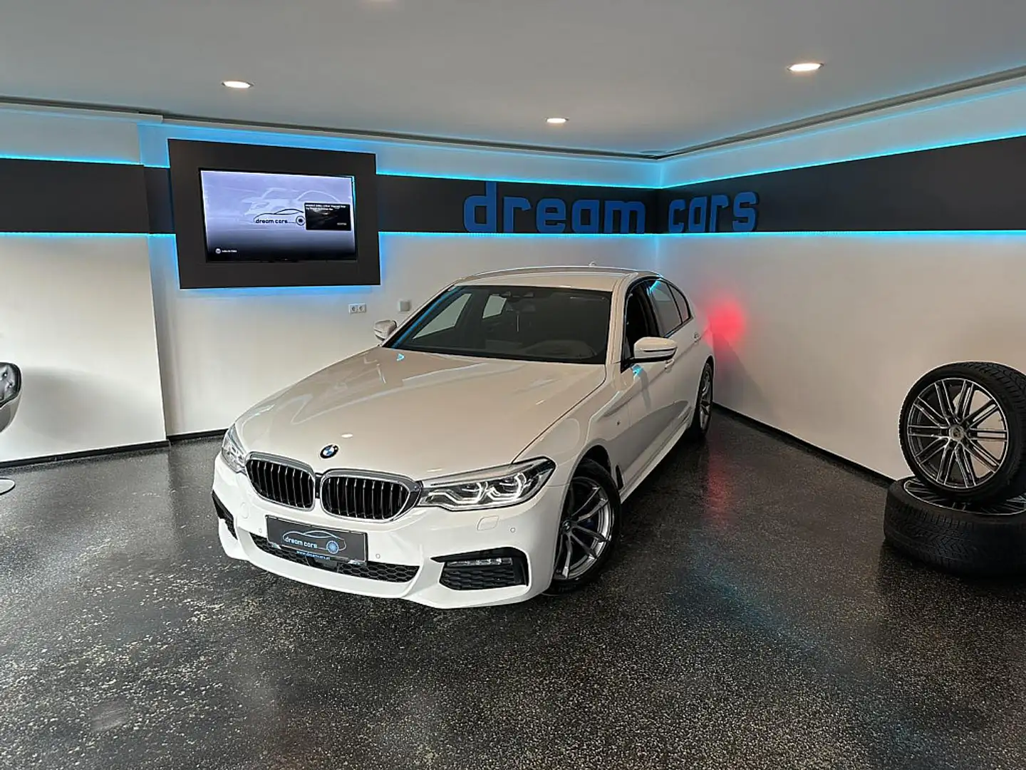 BMW 530 530d xDrive Aut. ///M-SPORTPAKET*DISPLAY KEY*M-... bijela - 1