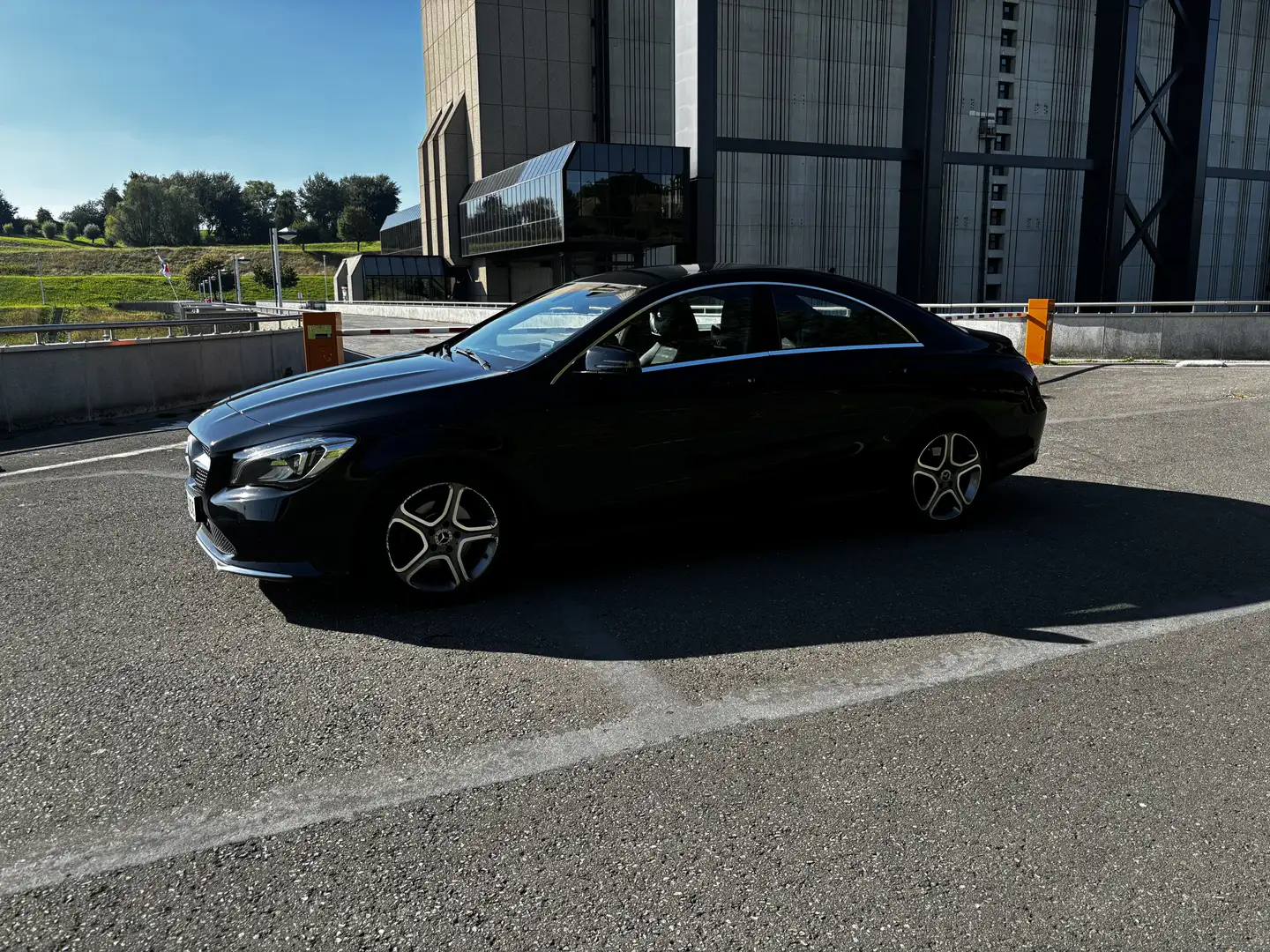 Mercedes-Benz CLA 180 PACK AMG * SIEGES CHAUFFANTS * CAMERA… Noir - 2