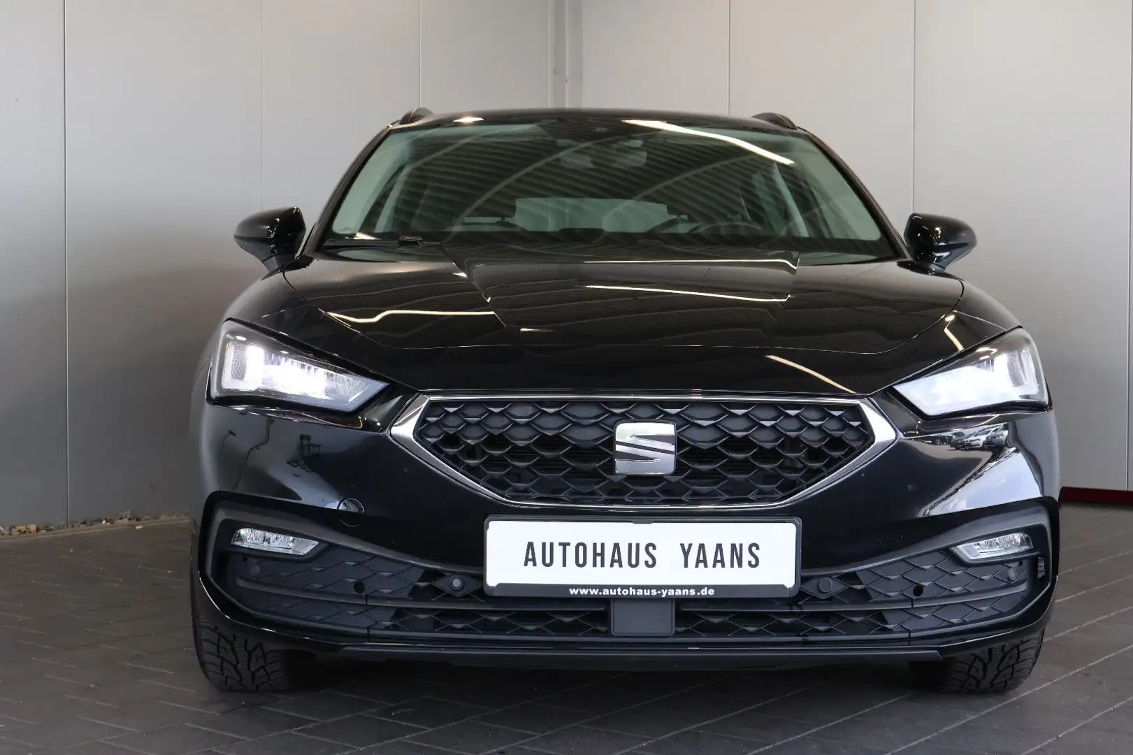 SEAT Leon ST 1.5 TSI Style AID+CARPLAY+LANE+LED+ALU Schwarz - 2