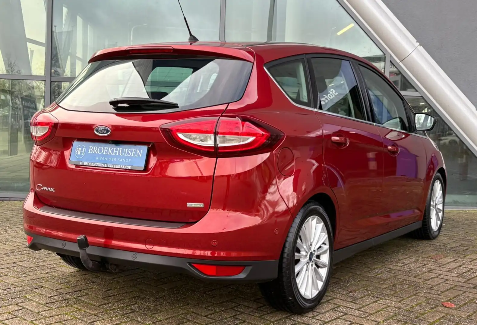 Ford C-Max 1.0 Titanium 125pk Panoramadak / Camera / Trekhaak Rood - 2