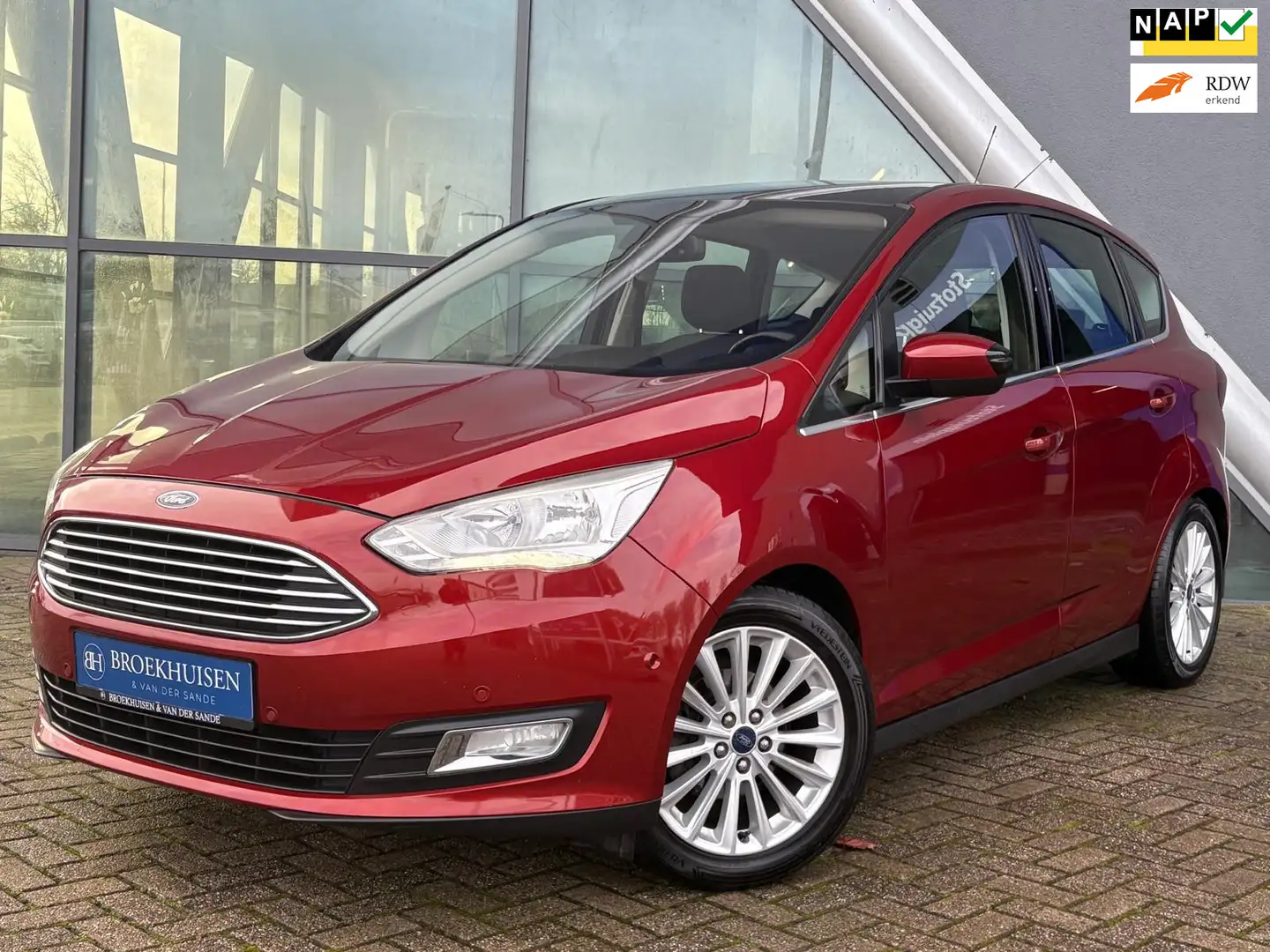 Ford C-Max 1.0 Titanium 125pk Panoramadak / Camera / Trekhaak Rood - 1