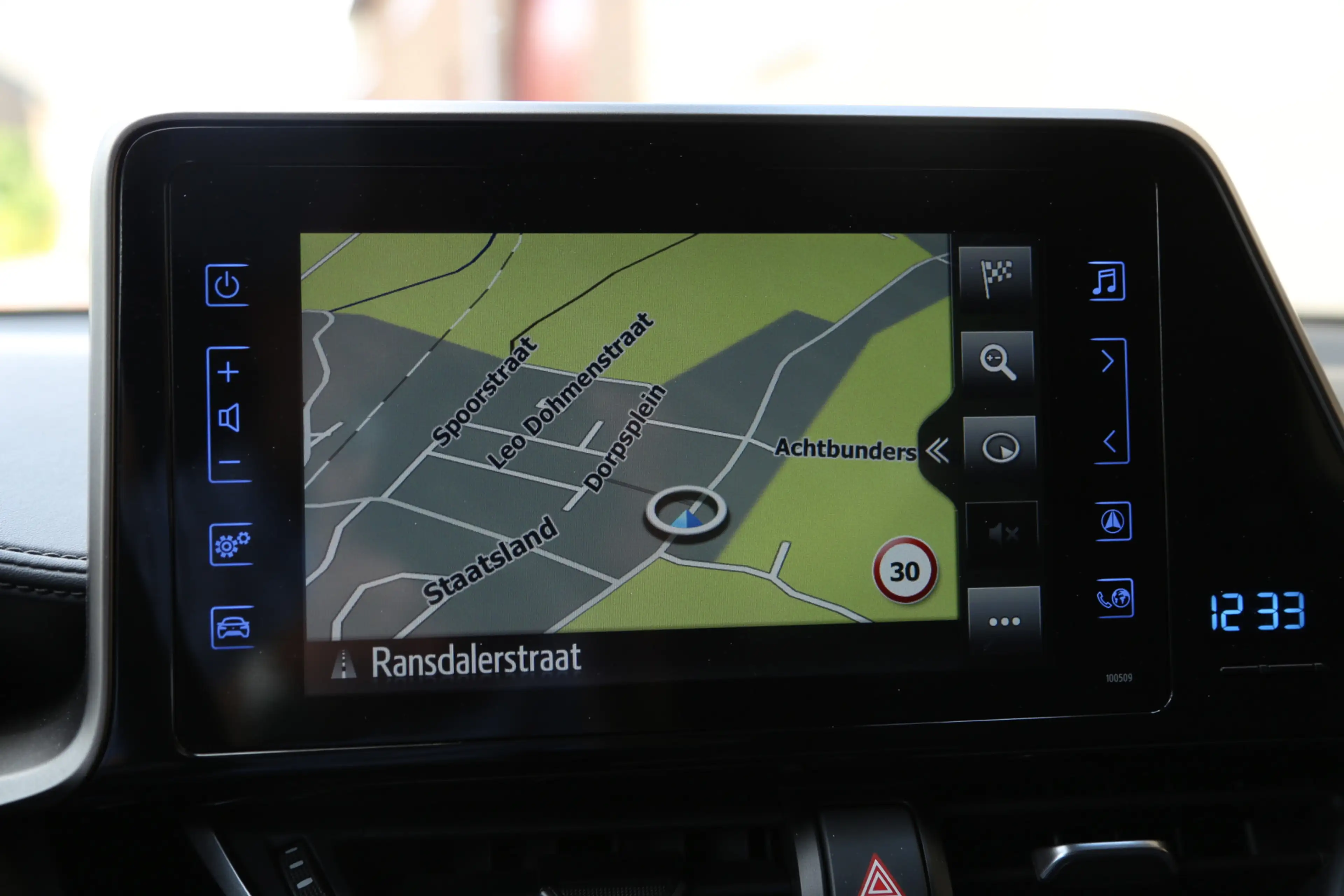Toyota C-HR 1.8 Hybrid Dynamic Team Navi Camera ACC — photo 8