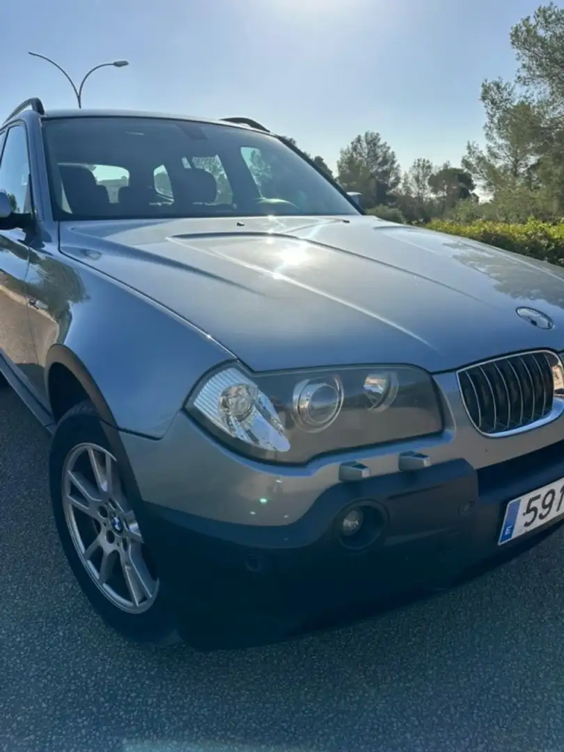 BMW X3 3.0d Aut. Gris - 1