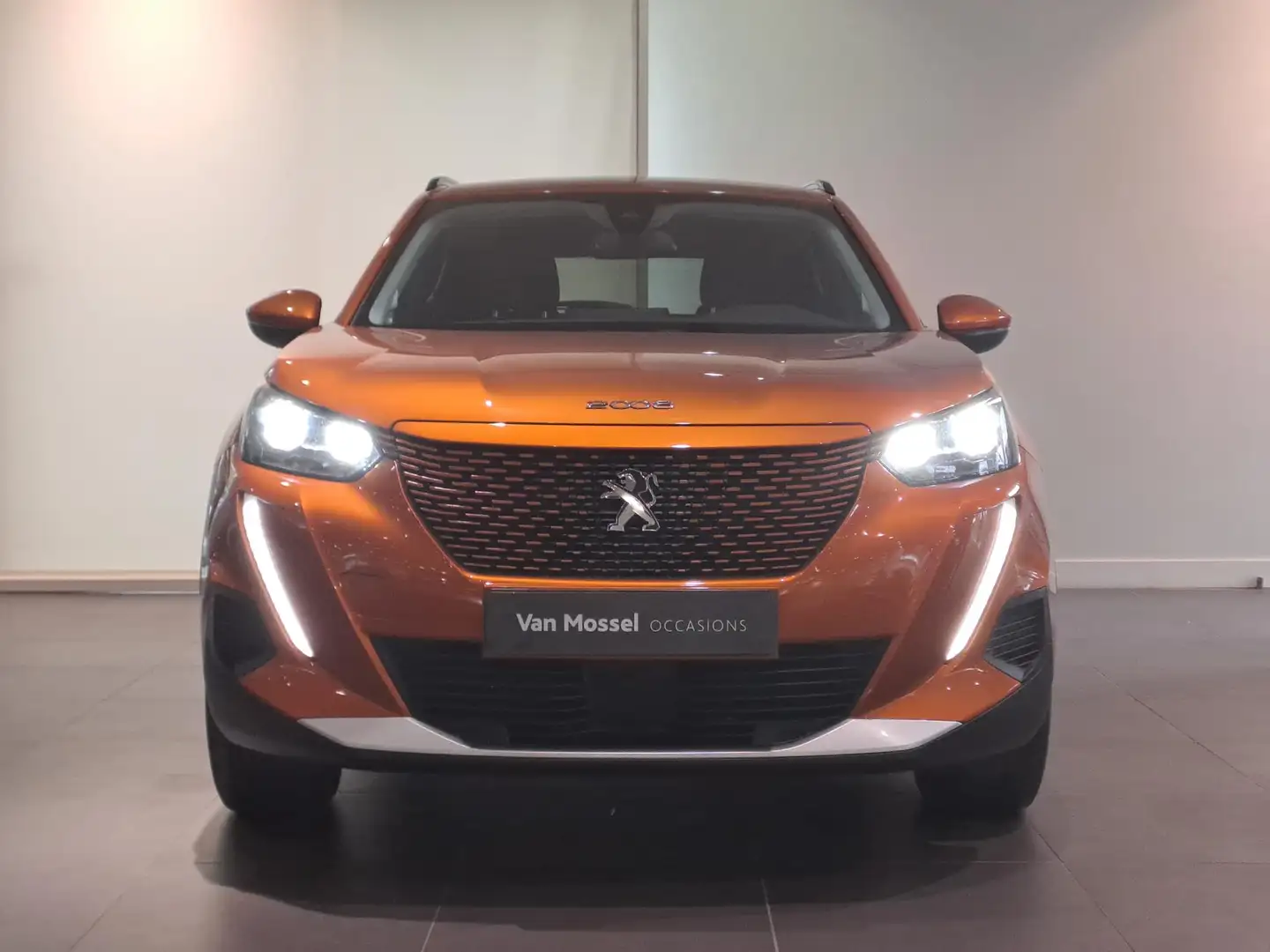 Peugeot e-2008 EV Allure Pack 50 kWh | Camera | Navigatie | Licht Orange - 2