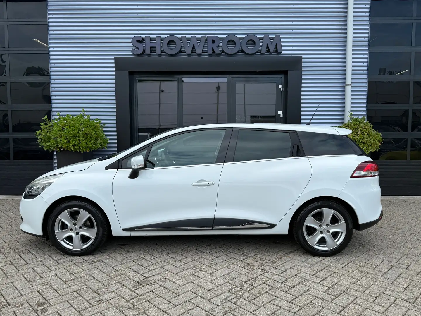 Renault Clio Estate 0.9 TCe Expression Pano|Navi|Trekhaak|Cruis Wit - 2