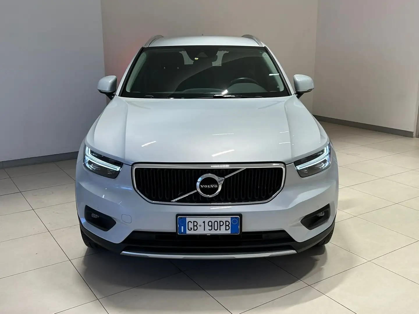 Volvo XC40 D3 Geartronic Business Plus Silber - 2