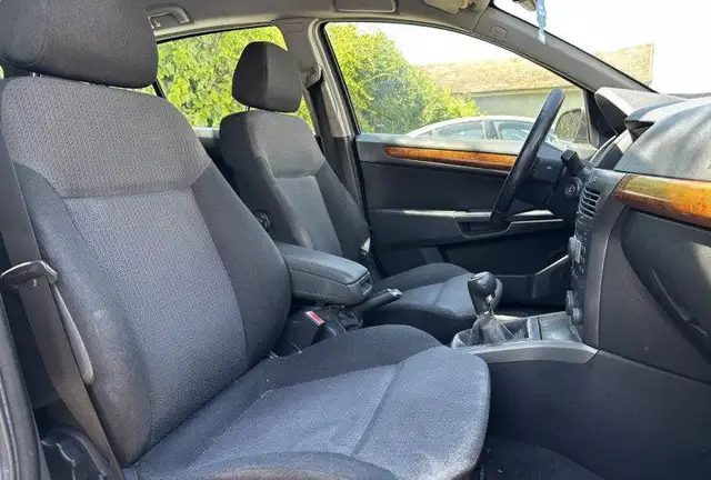 Opel Astra view 14
