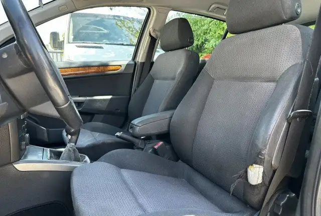 Opel Astra view 11