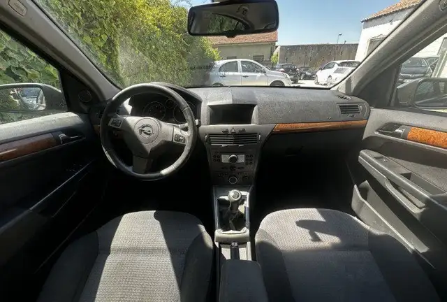 Opel Astra view 10