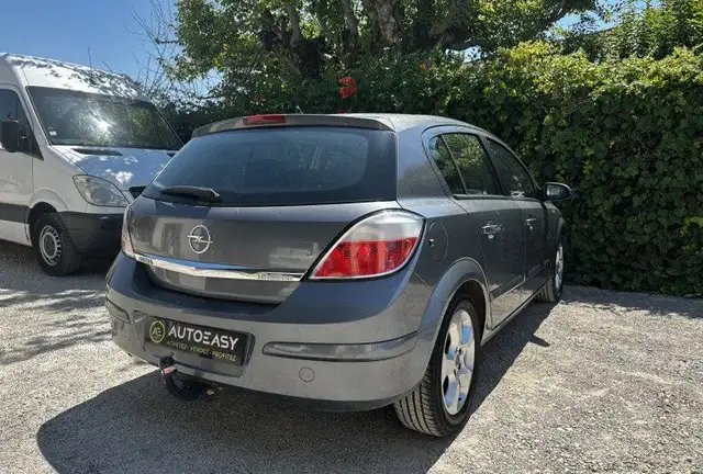 Opel Astra view 6