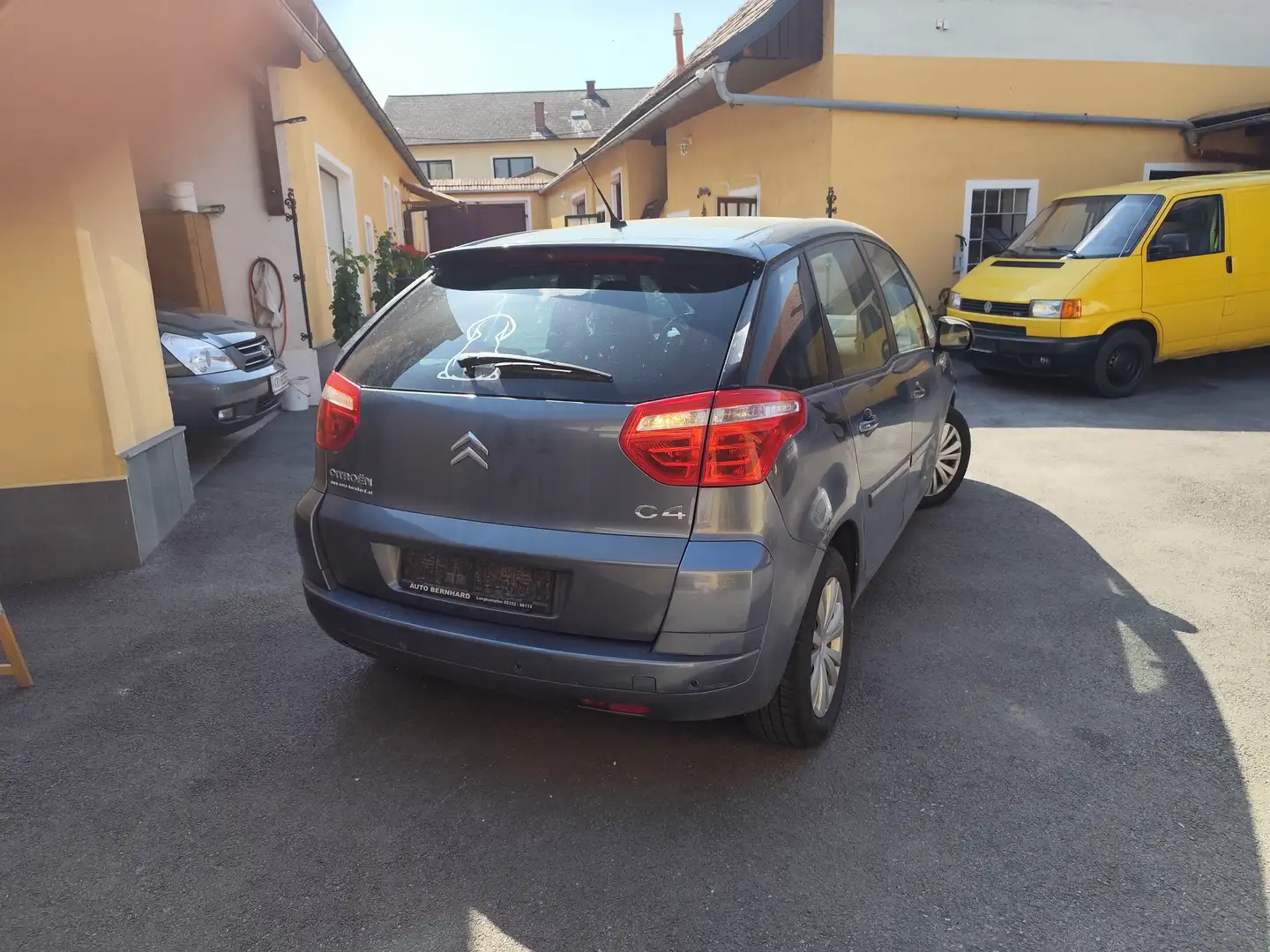 Citroen C4 Picasso C4 Picasso 1,6 emotion HDi FAP EGS6 emotion Сірий - 2
