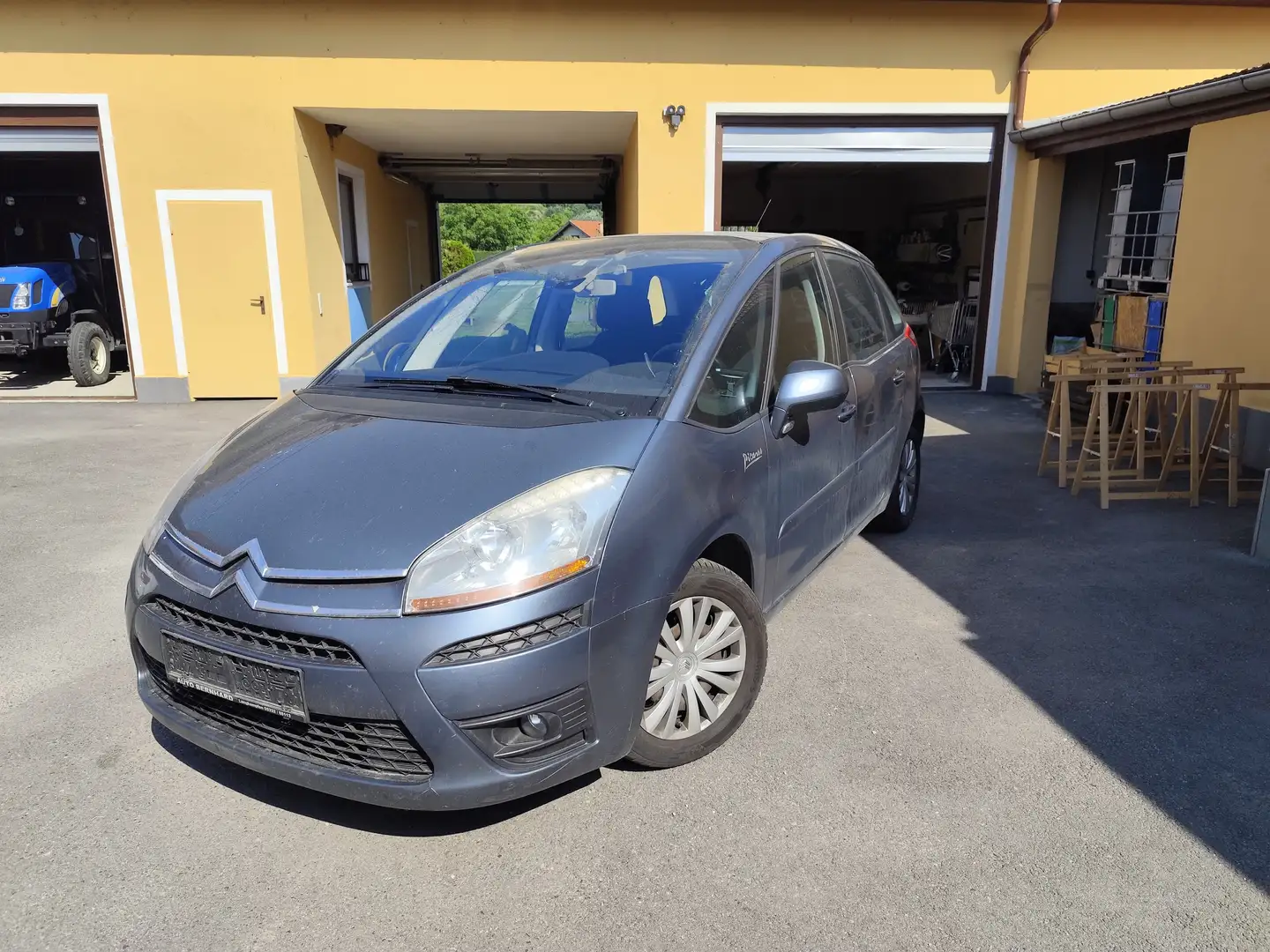 Citroen C4 Picasso C4 Picasso 1,6 emotion HDi FAP EGS6 emotion Сірий - 1