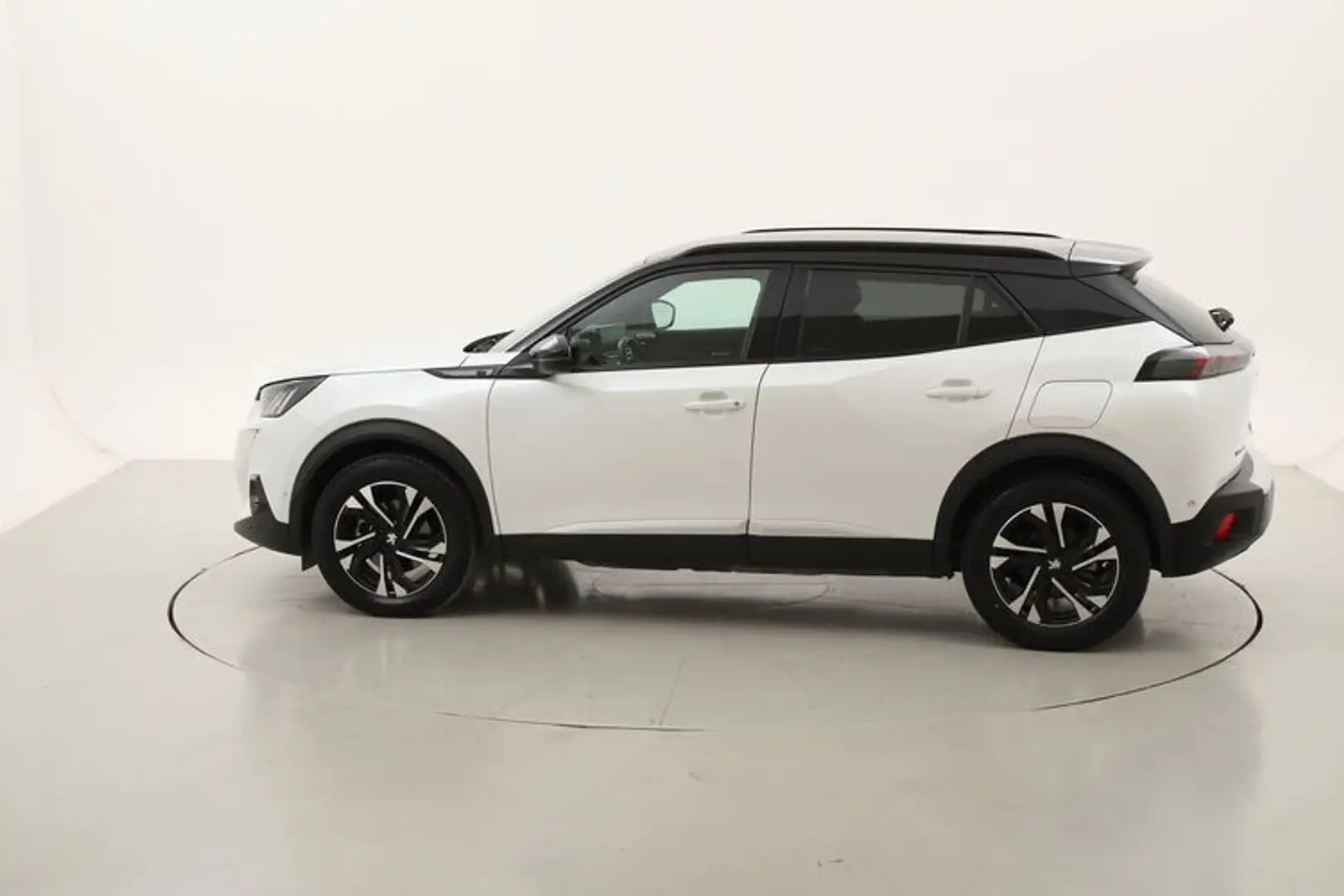 Peugeot 2008 GT Elettrico 136CV Bianco - 2