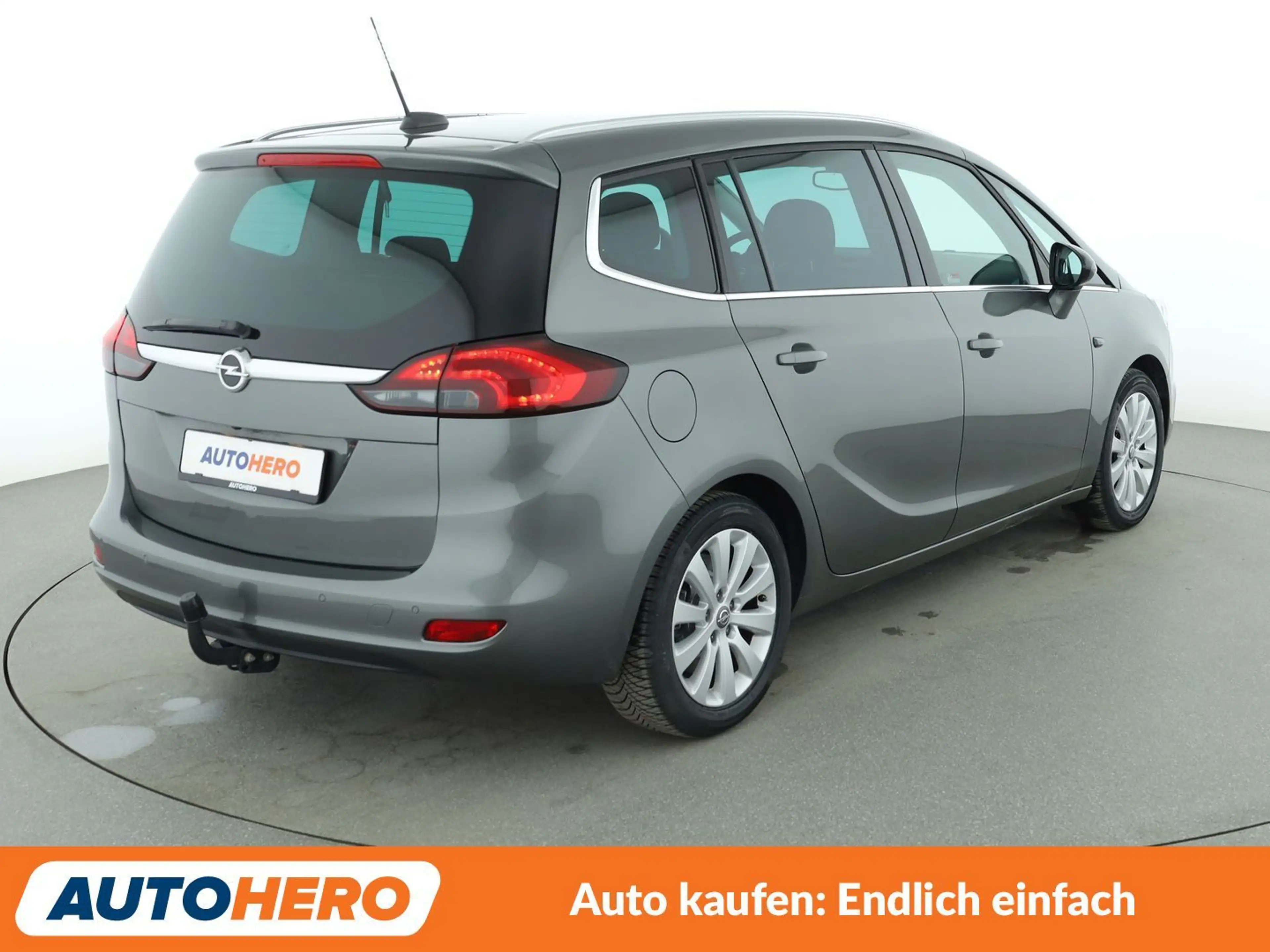 Opel Zafira Tourer 1.6 SIDI Turbo Innovation Start/Stop*7-SITZER* — photo 6