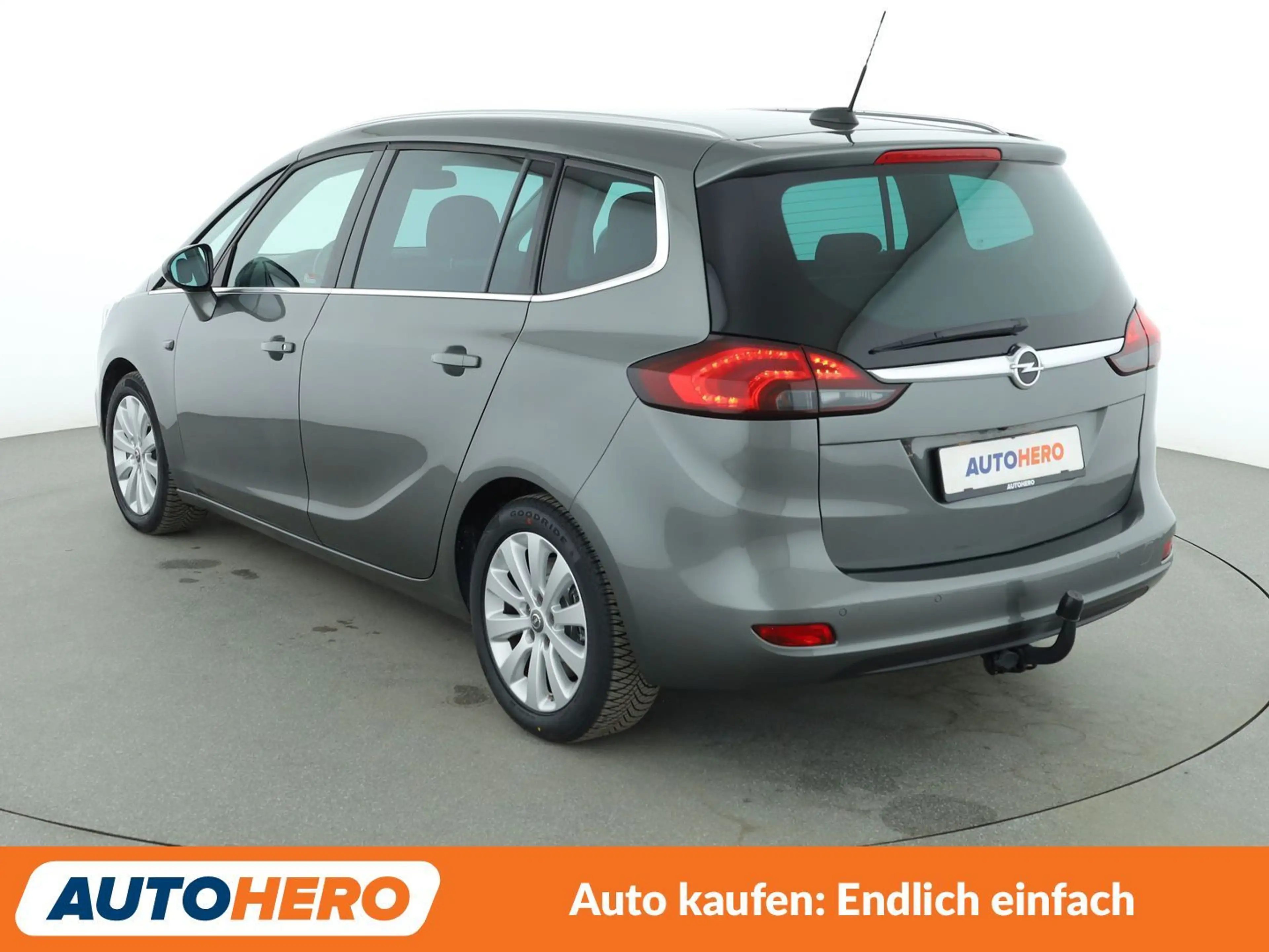 Opel Zafira Tourer 1.6 SIDI Turbo Innovation Start/Stop*7-SITZER* — photo 4