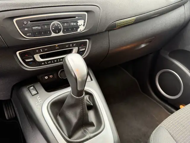 Renault Scenic view 6