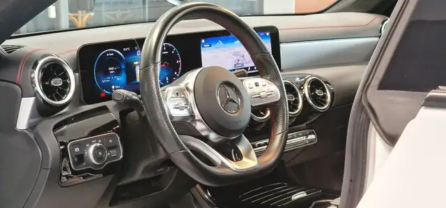 Mercedes-Benz Cla view 11