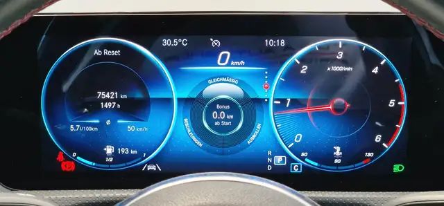Mercedes-Benz Cla view 13