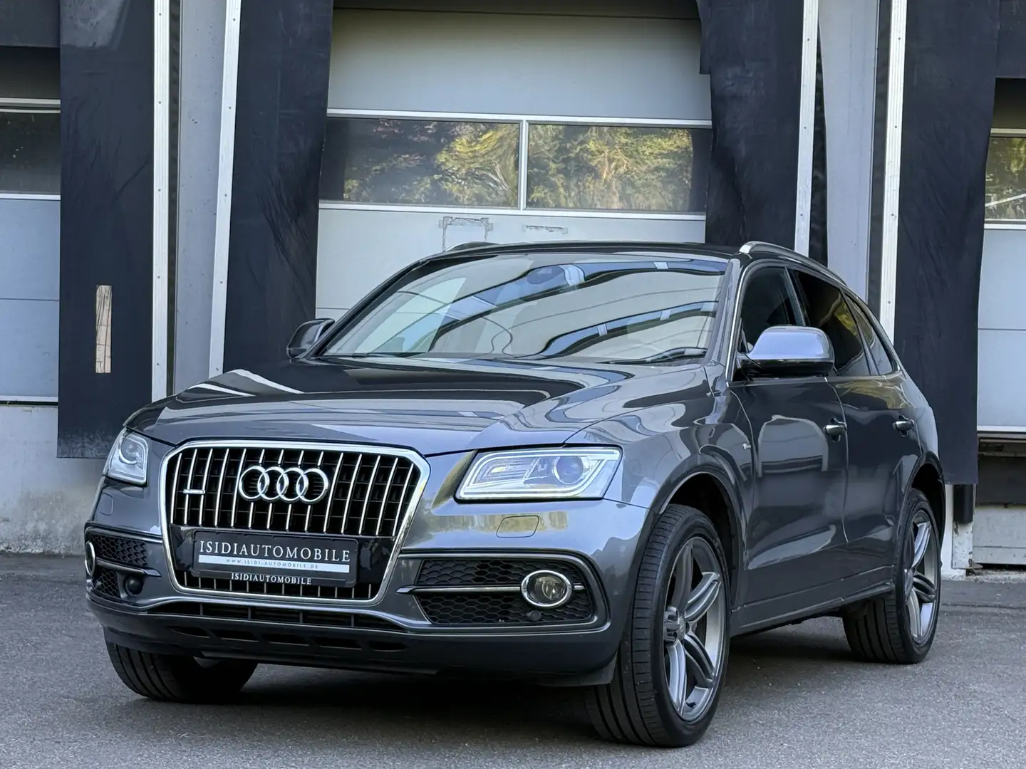 Audi Q5 S-Line Plus Xenon Navi Standheizung AHK 20 Grau - 1