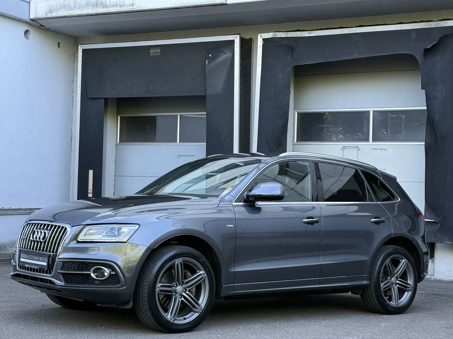 Audi Q5 S-Line Plus Xenon Navi Standheizung AHK 20 Grau - 2