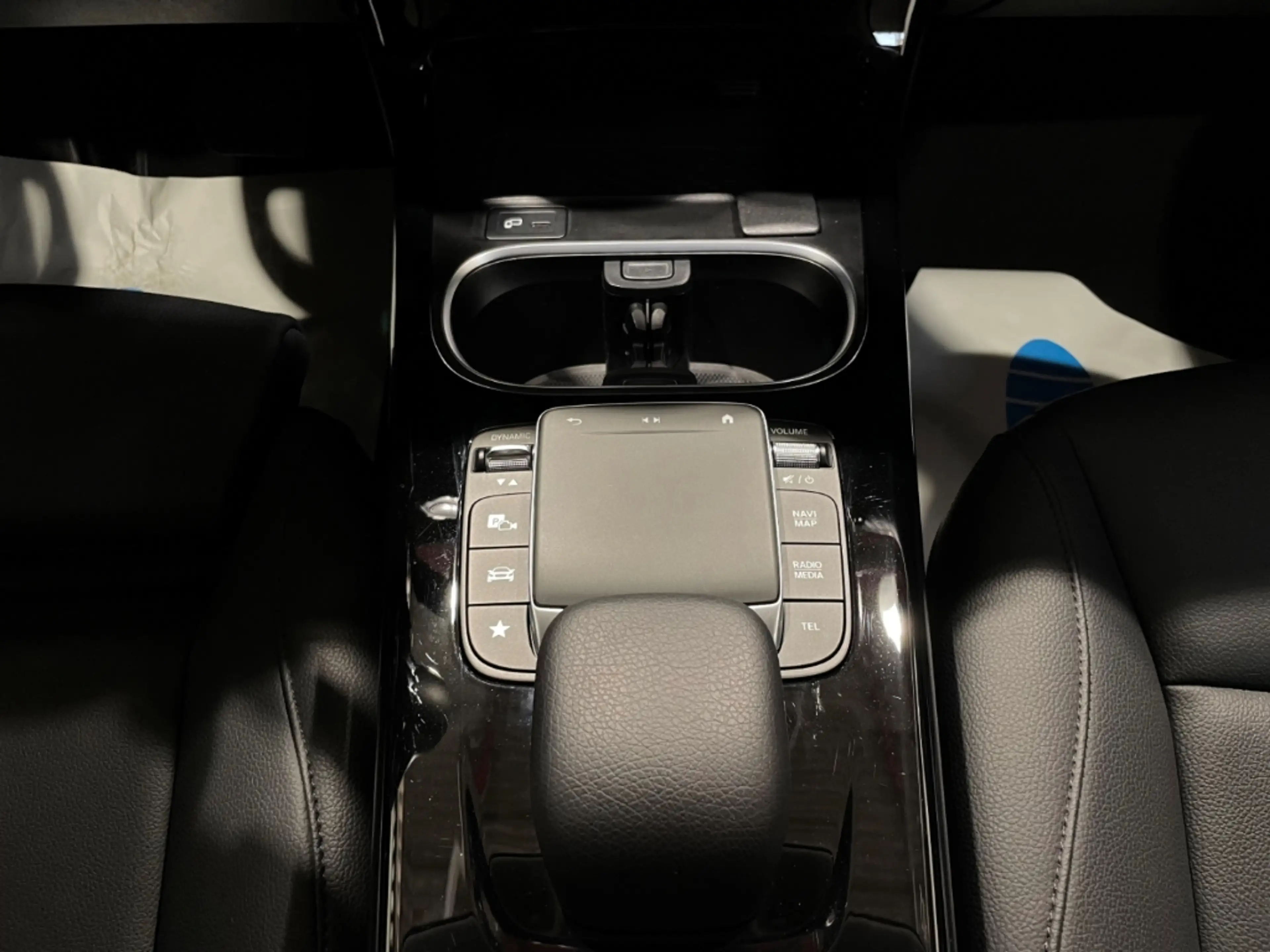 Mercedes-Benz A 250 e Automatik EU6d Leder Klima Navi LED ACC — photo 12