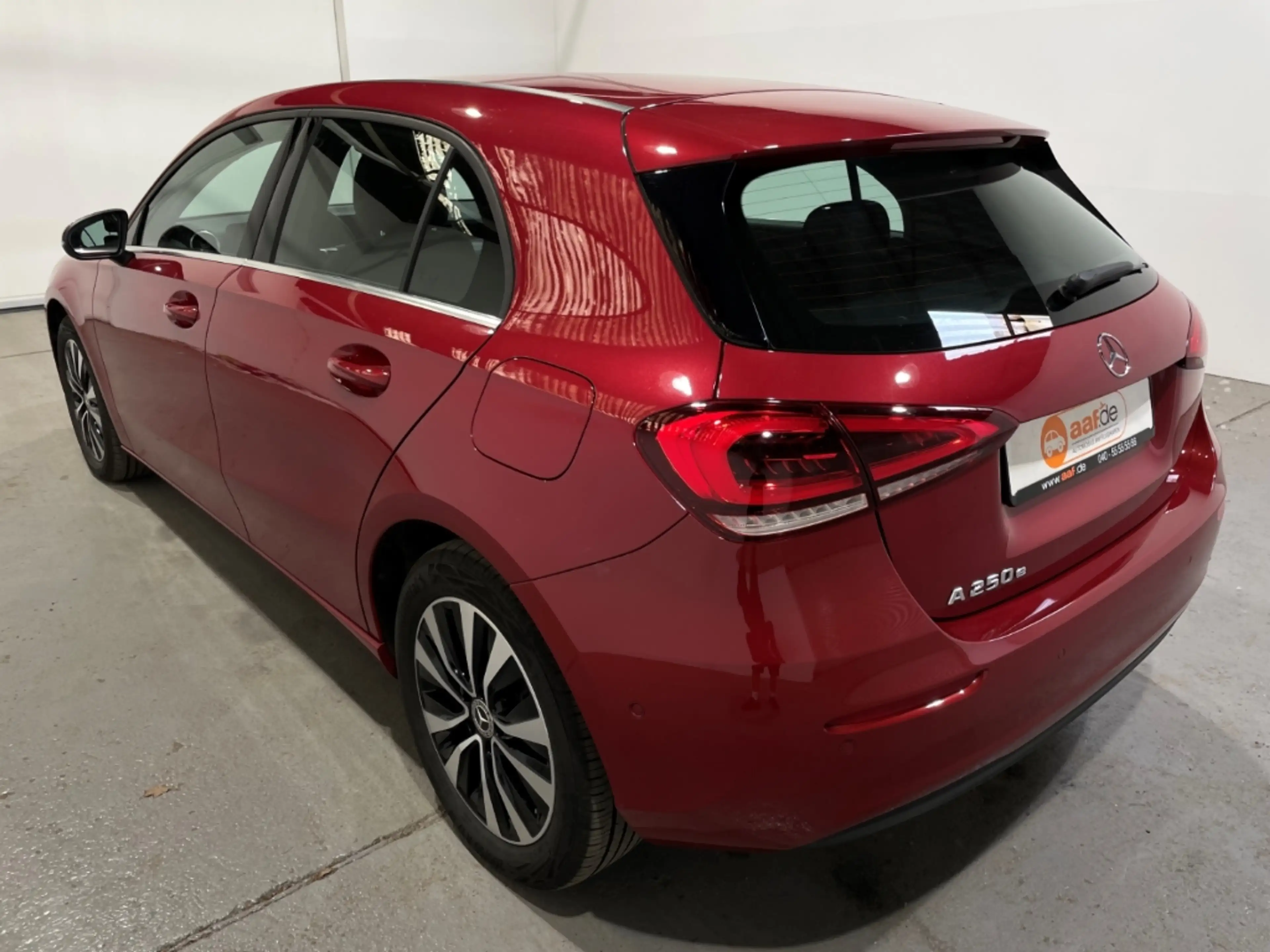 Mercedes-Benz A 250 e Automatik EU6d Leder Klima Navi LED ACC — photo 2