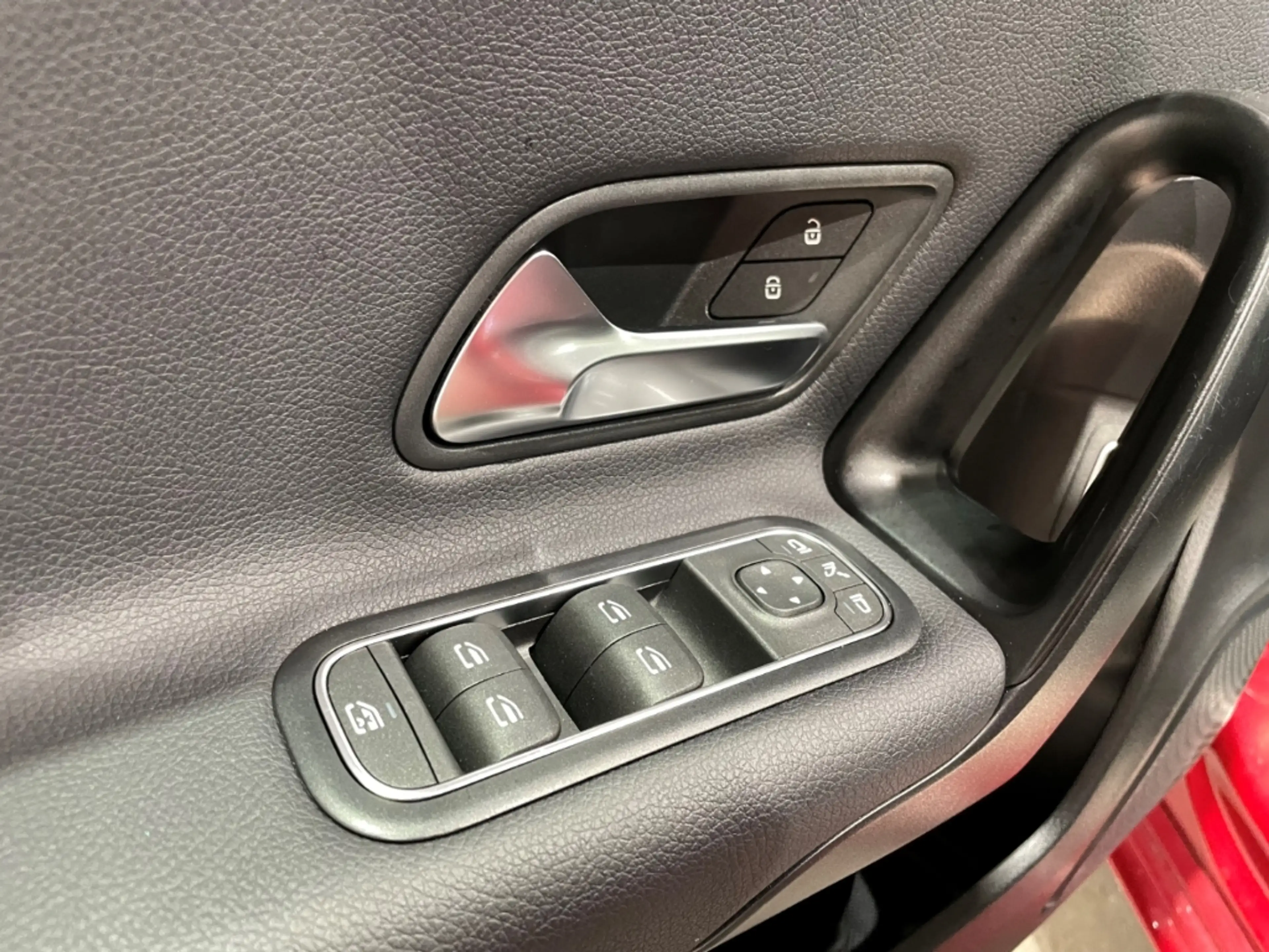 Mercedes-Benz A 250 e Automatik EU6d Leder Klima Navi LED ACC — photo 14