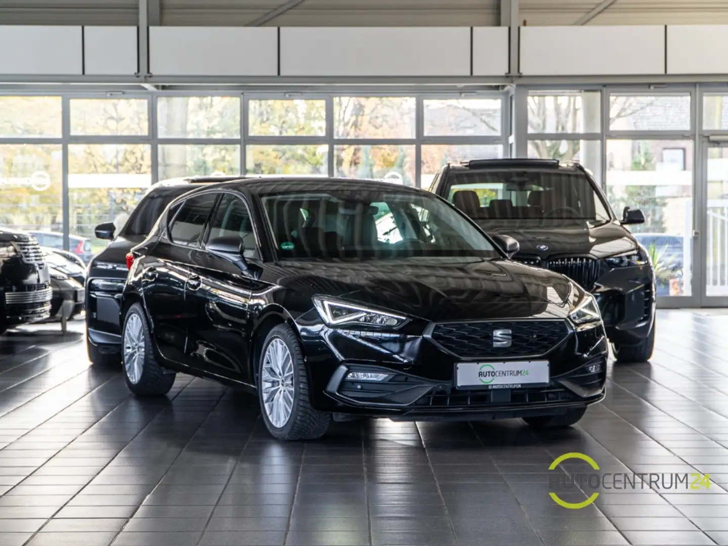SEAT Leon FR Kamera Park Finanzierung Schwarz - 1