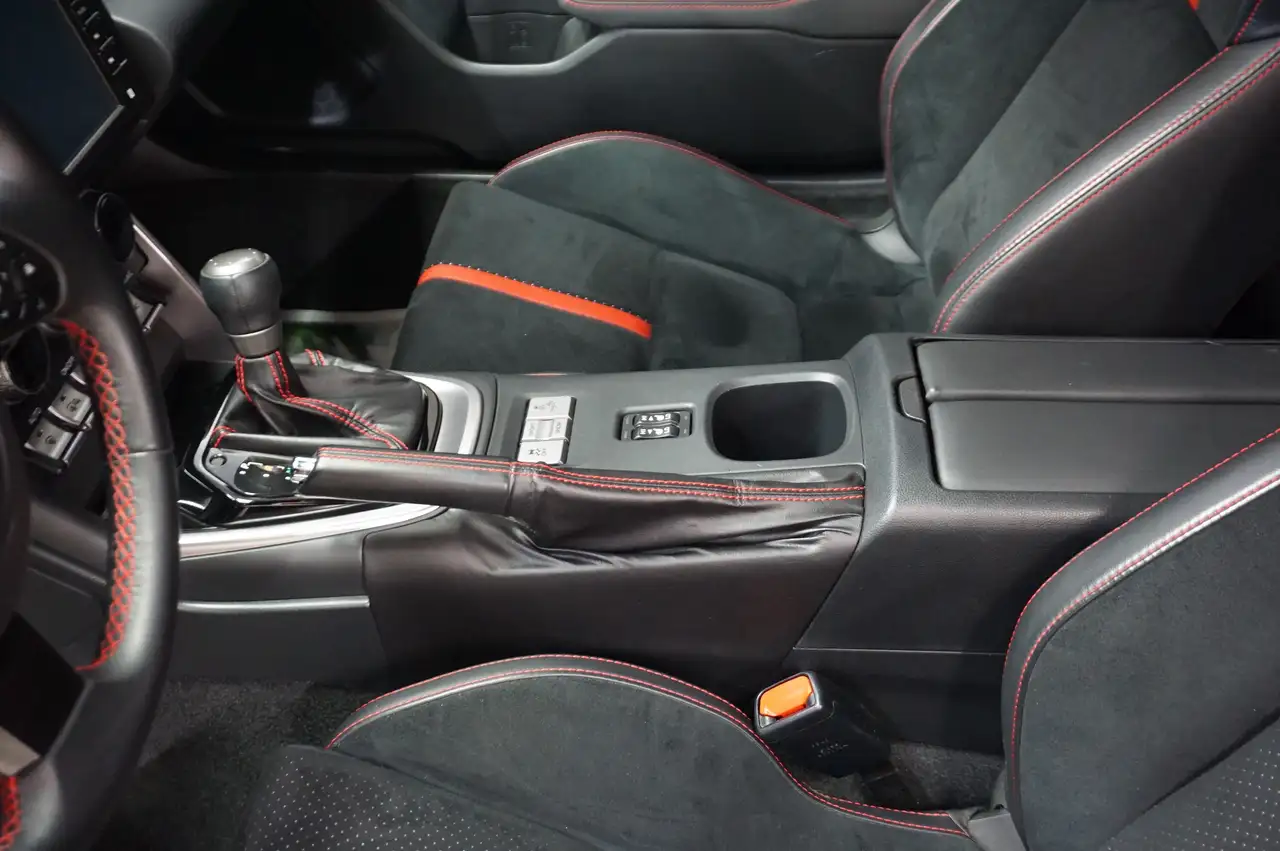Subaru BRZ снимка Subaru BRZ