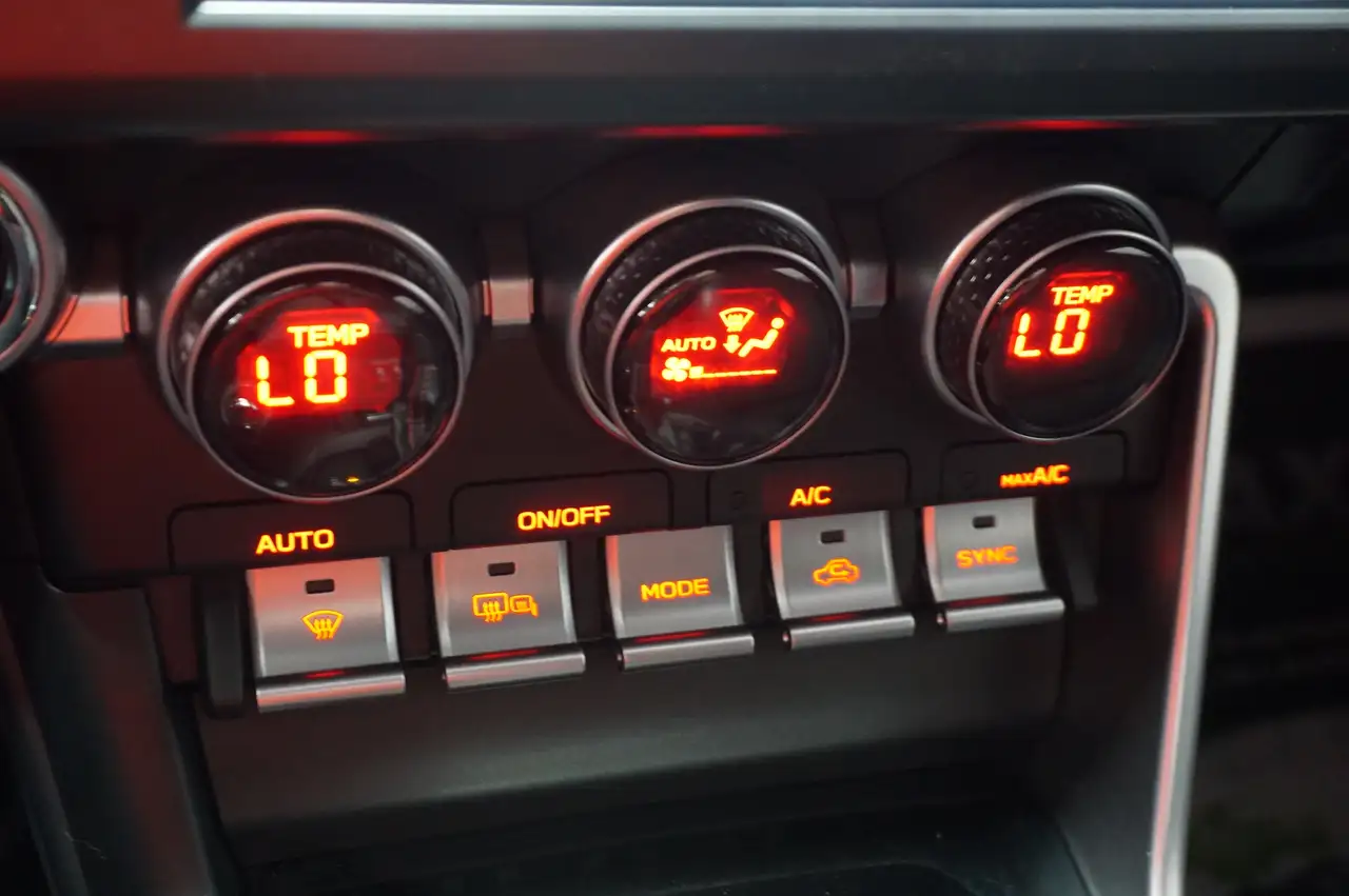 Subaru BRZ снимка Subaru BRZ