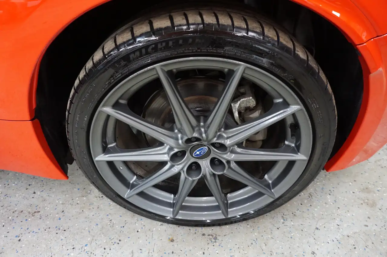 Subaru BRZ снимка Subaru BRZ