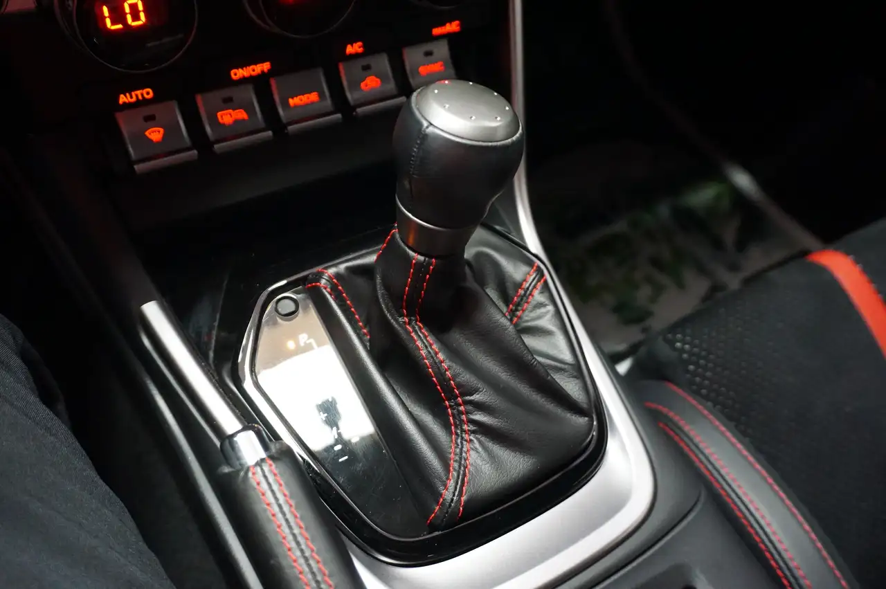 Subaru BRZ снимка Subaru BRZ