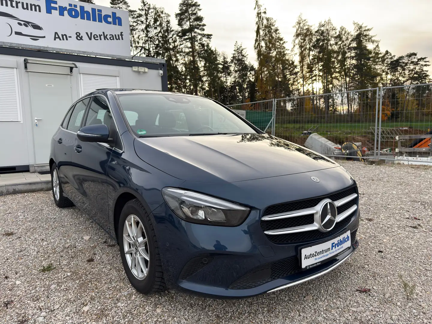 Mercedes-Benz B 180 *MB-100*Panorama*Ambiente*Ahk* Blau - 2