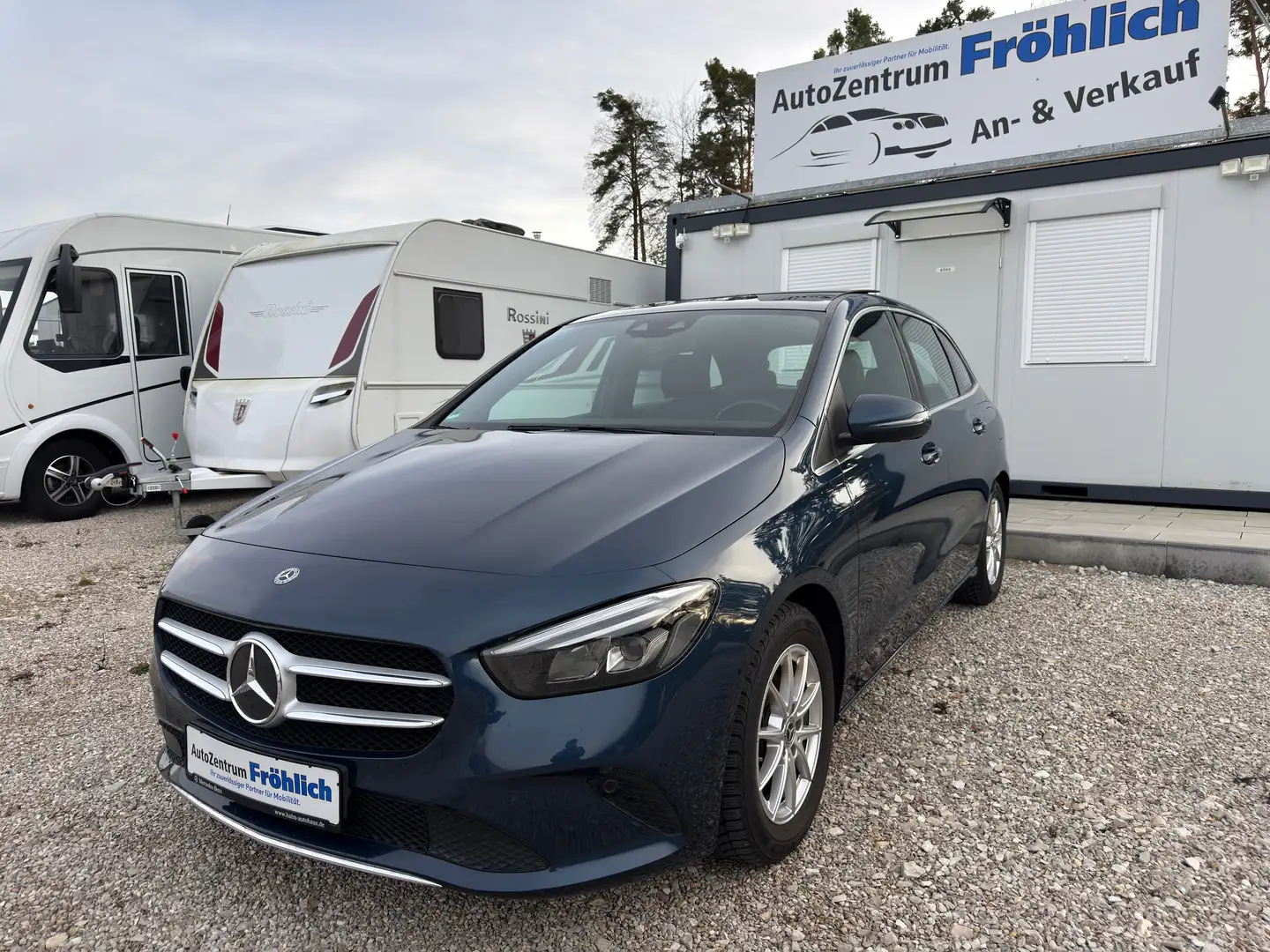 Mercedes-Benz B 180 *MB-100*Panorama*Ambiente*Ahk* Blau - 1