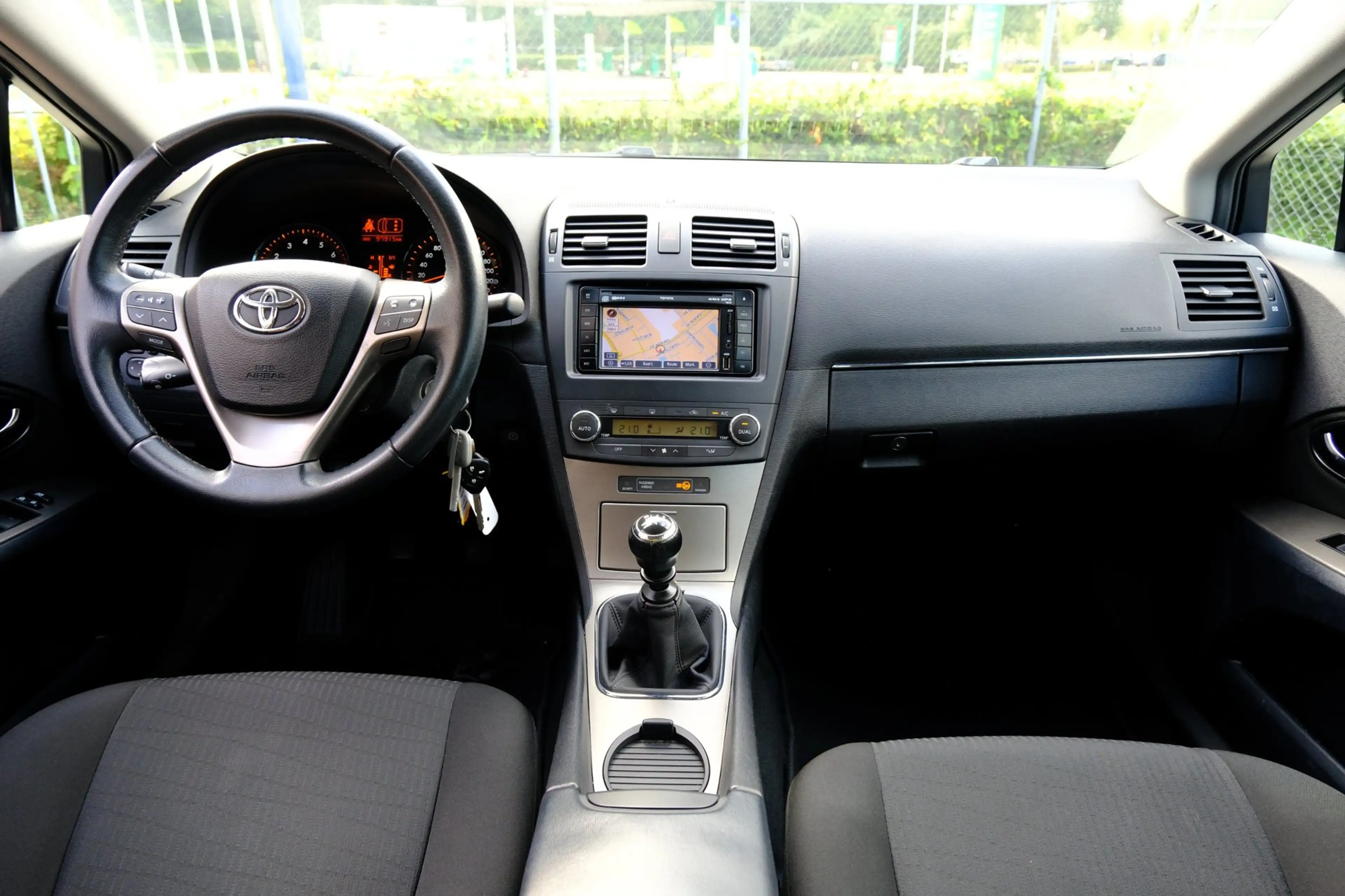 Toyota Avensis 1.6 VVTi Dynamic *97.915km!* Navi|Clima|LMV — photo 11