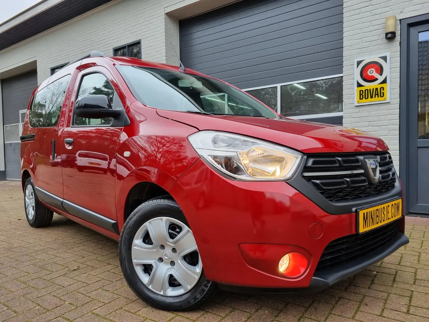 Dacia Dokker 1.3 TCe 130 pk. MINICAMPER Rojo - 2